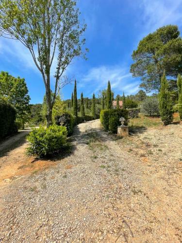 2 Room Apartment With Terrace - Montauroux