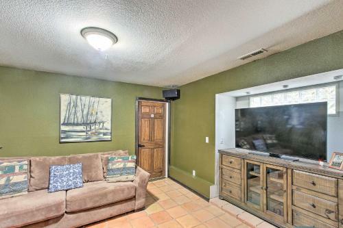 Cozy Kent Home With Fire Pit, 18 Mi To Seattle!