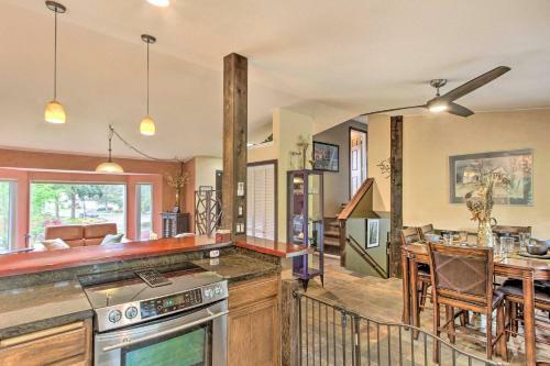 Cozy Kent Home With Fire Pit, 18 Mi To Seattle!