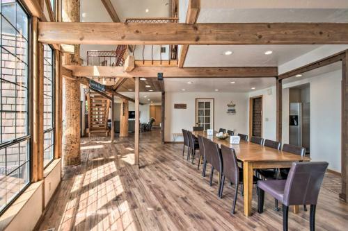 Spacious Lakefront Olympia Hideout With Deck!