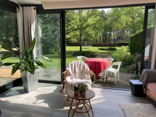Maison Sur La Ligne Droite Des Hunaudi�res