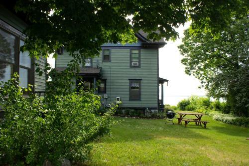 Harbor Hill House
