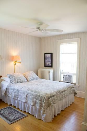 Harbor Hill House