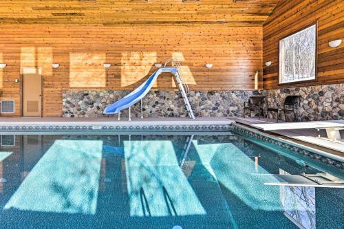 Lodge With Indoor Pool, Along Devils Lake Park