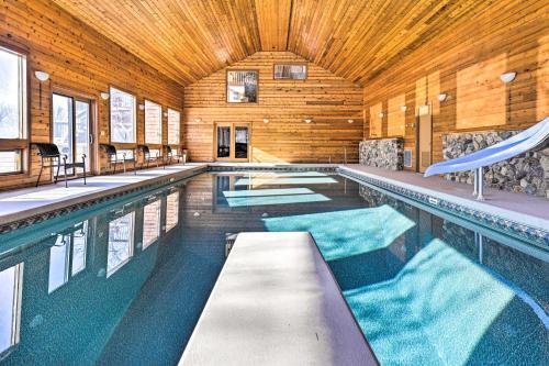 Lodge With Indoor Pool, Along Devils Lake Park