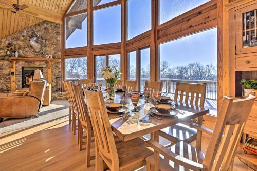Lodge With Indoor Pool, Along Devils Lake Park