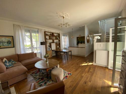 Villa Agr�able Maison Familiale Avec Jardin Arbor�