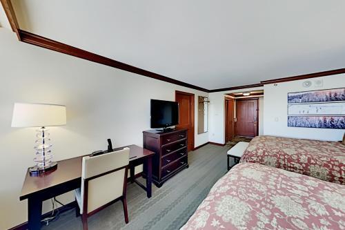 Resort At Squaw Creek's 806