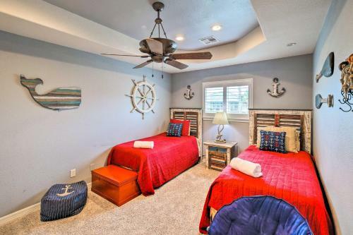Bright Crystal Beach Home - Next To The Beach
