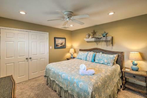 Bright Crystal Beach Home - Next To The Beach