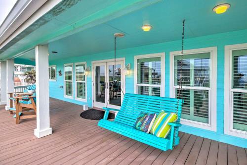 Bright Crystal Beach Home - Next To The Beach