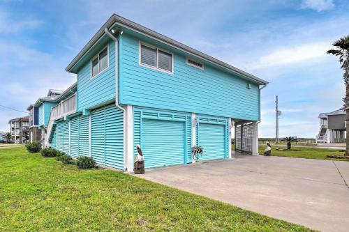 Bright Crystal Beach Home - Next To The Beach