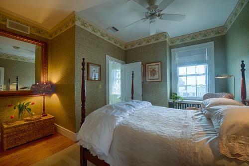 Bed & Breakfast Sherburne Inn