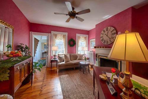 Bed & Breakfast Sherburne Inn