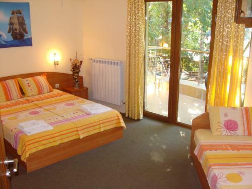 Sunny Paradise Hotel
