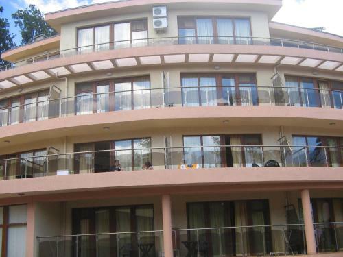 Sunny Paradise Hotel