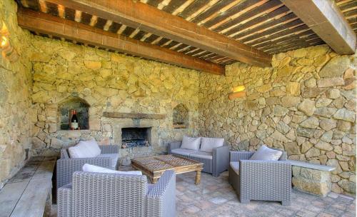 Apartamentos Class� 3*** G�te De Charme Rosula Avec Jacuzzi Proche D'ajaccio