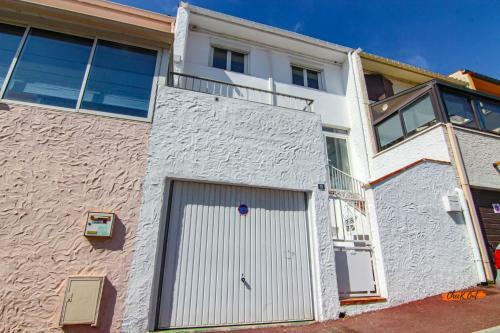Sublime Maison Avec Terrasse � 2mn Du Port !