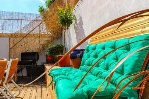 Sublime Maison Avec Terrasse � 2mn Du Port !