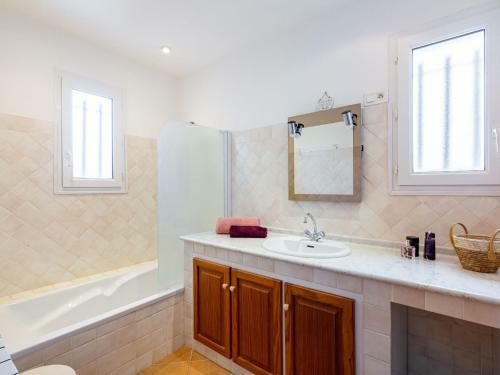 Holiday Home Villa Les 4b