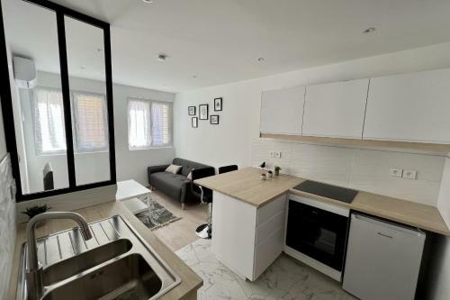 Bright 28 M Apartment At 600 M From The Beach