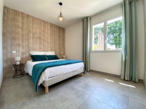 Villa Moderne , Neuve Piscine Jacuzzi .