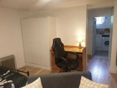 Apartamento Studio 25m2 Ind�pendant Sous-sol Semi Enterr�