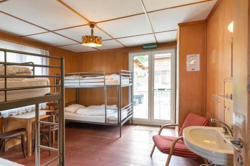 Lake Lodge Hostel