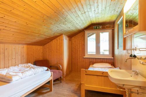 Lake Lodge Hostel