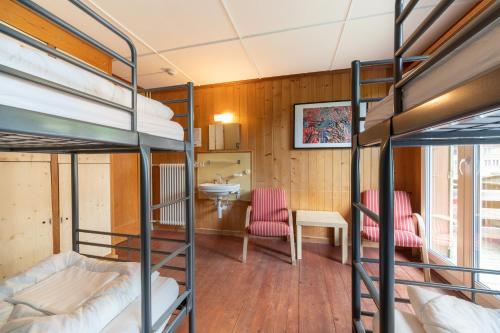 Lake Lodge Hostel