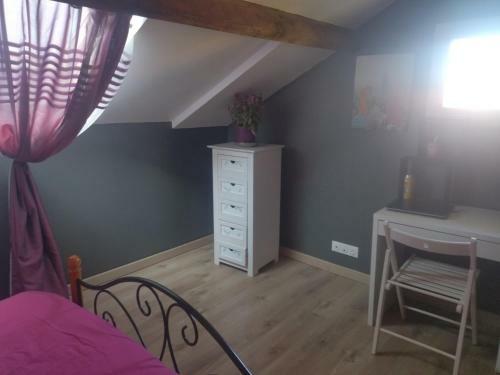 Chambre Pinky Elisabeth Proche Paris