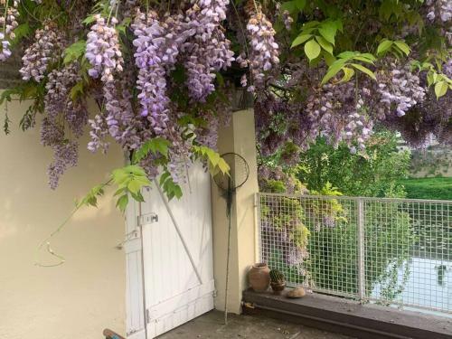 Agr�able Petite Maison Situ�e Au Bord Du Doubs