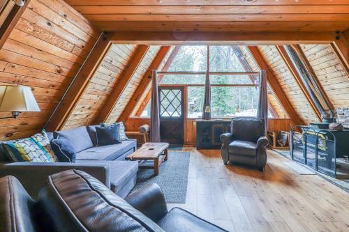 Cozy Mountain Escape In The Sierras