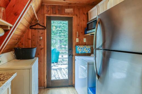 Cozy Mountain Escape In The Sierras