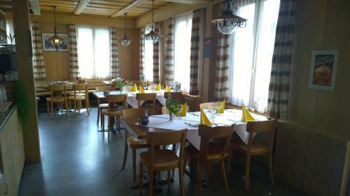 Posada Gasthof R�ssli