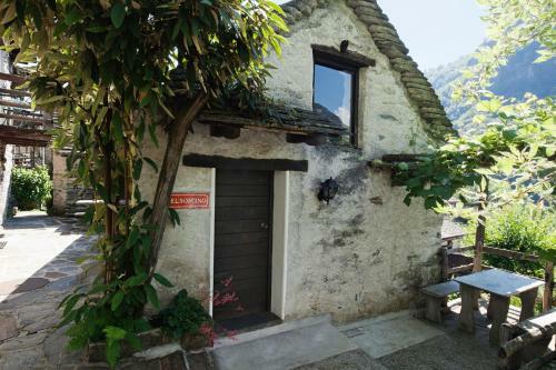 Hostal Rustici Della Verzasca Ferien Wohnungen