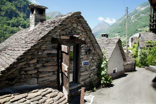 Hostal Rustici Della Verzasca Ferien Wohnungen