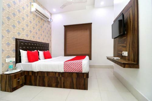 Oyo 26591 Hotel Angad Inn