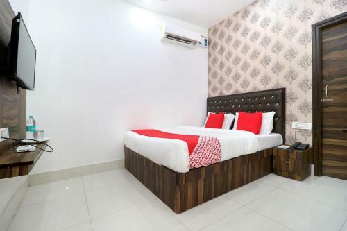 Oyo 26591 Hotel Angad Inn
