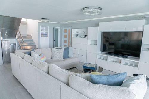 Luxury Ocean Front Penthouse