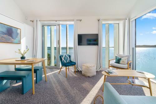 Harbour View - Westmere Holiday Apartment