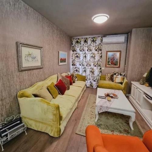Elia Apartment In Blloku