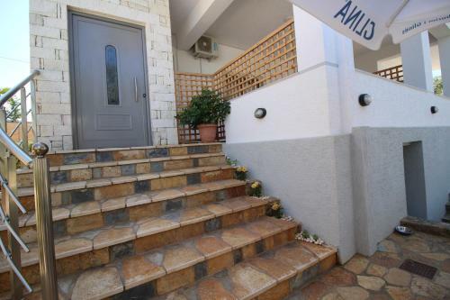 Erjon Apartments