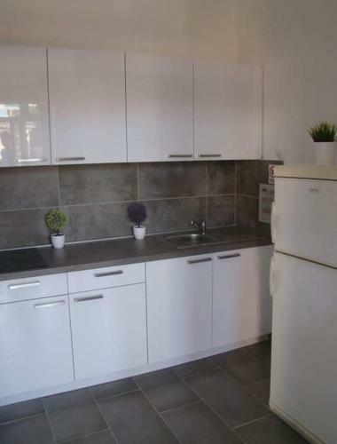 Apartmani Biba, Vir