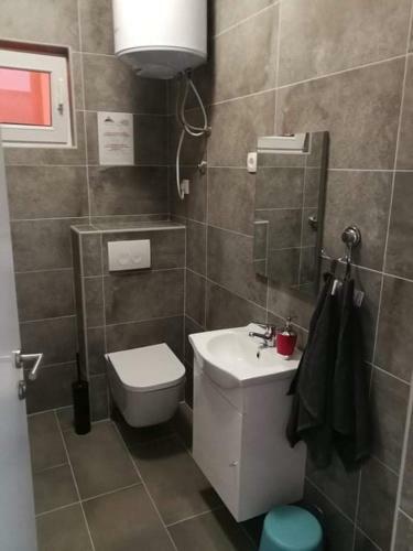 Apartmani Biba, Vir