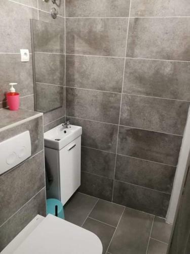 Apartmani Biba, Vir