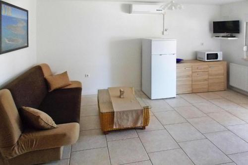 Apartment In Vir With A Barbecue