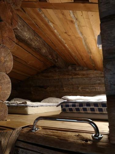 Arctic Log Cabins