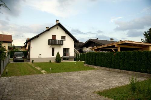 Villa Vila ?marca Remodeled House With Pool