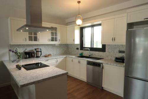 Luxurious, Modern Villa With Private Pool In Cesme